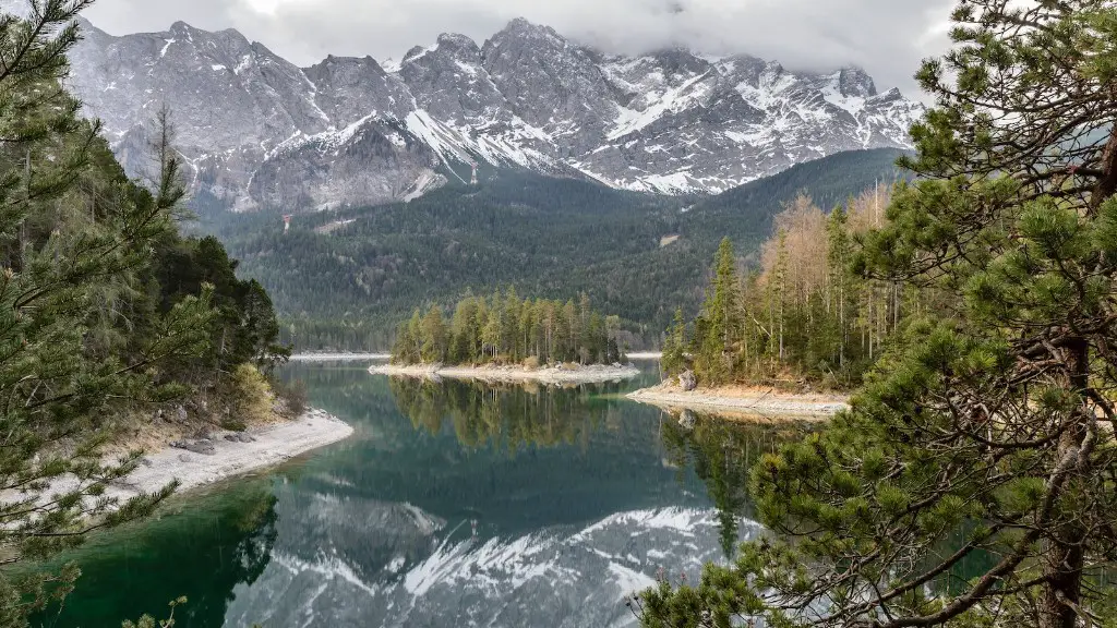 Is crater lake in douglas county?