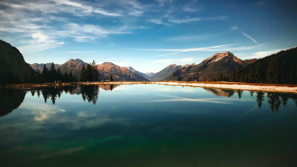 Can you swim in crater lake mt ruapehu?