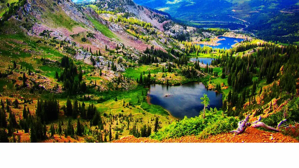 Why is crater lake so clear?