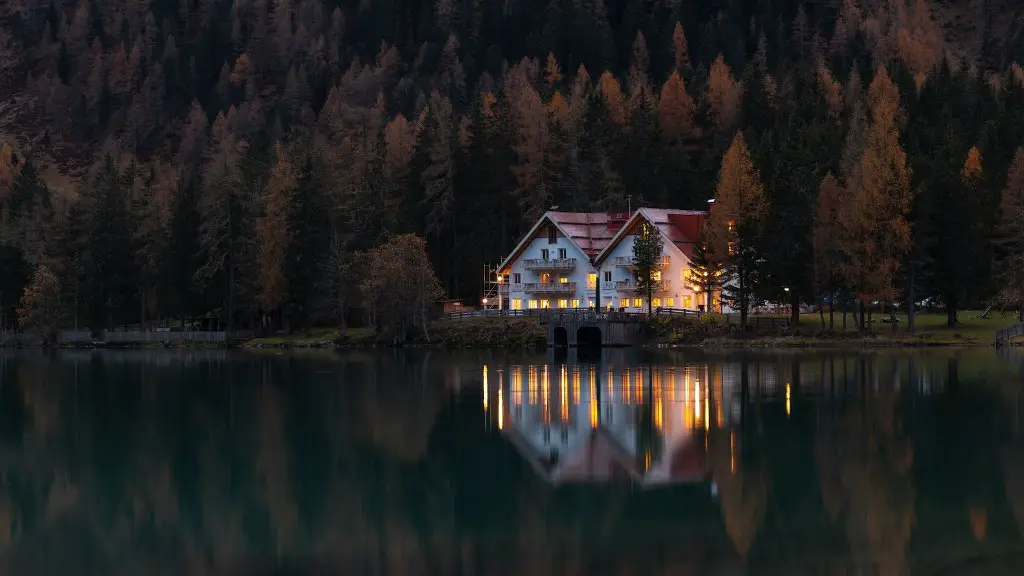 How deep is the water in crater lake?