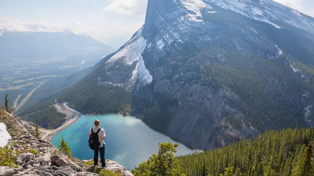 Where to stay at crater lake or?