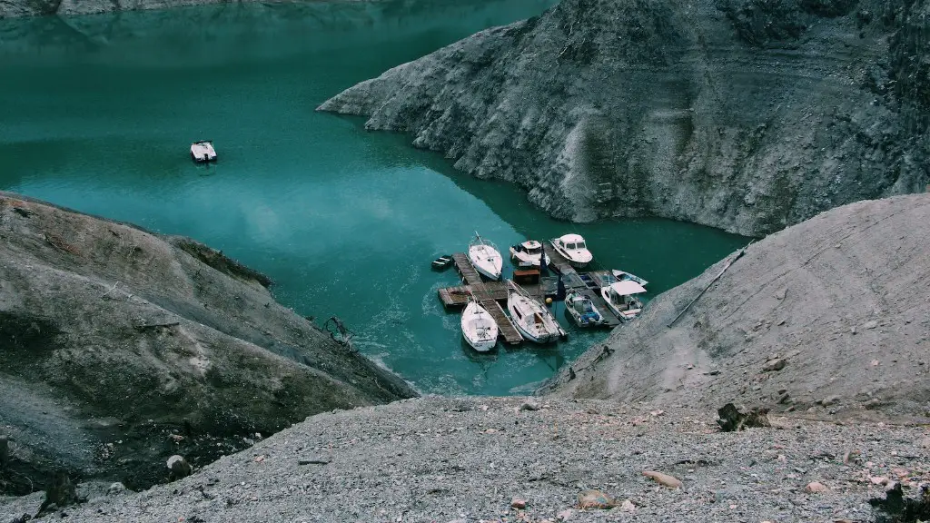 Why crater lake doesn’t freeze?