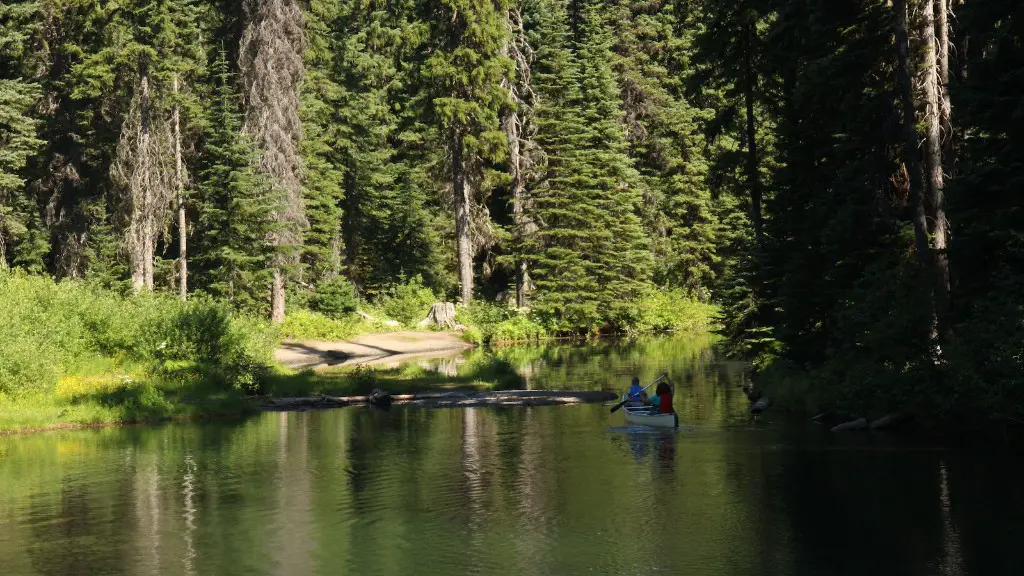 Does crater lake have rv hookups?