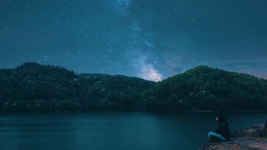 Why crater lake is so blue?