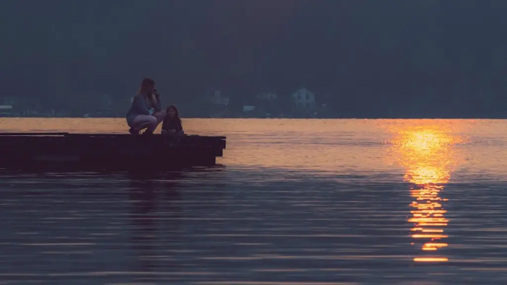 How far is crater lake national park from portland?