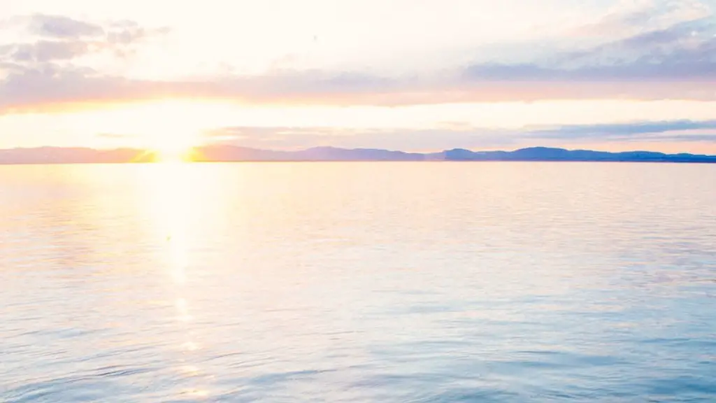 How far is crater lake from cannon beach?