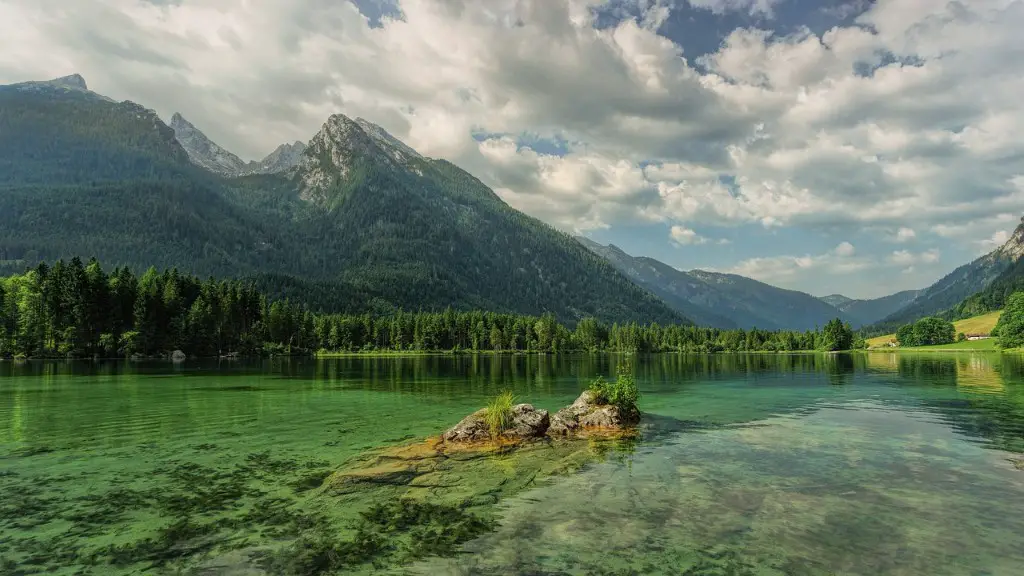 Which type of landform is wizard island in crater lake?