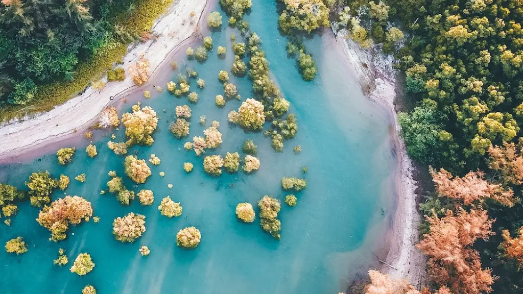 Can you swim in crater lake usa?