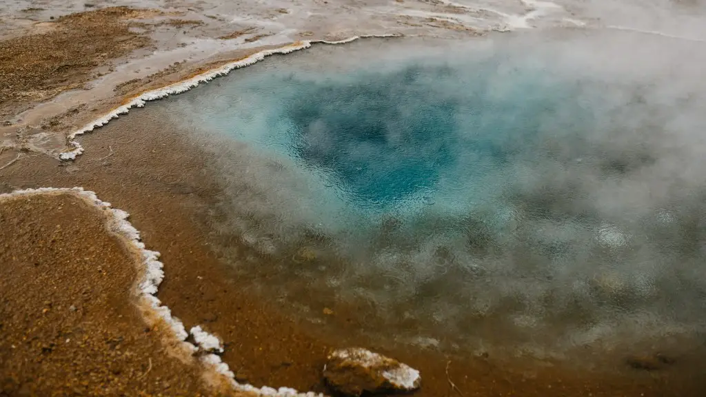 Is it safe to jump into crater lake?