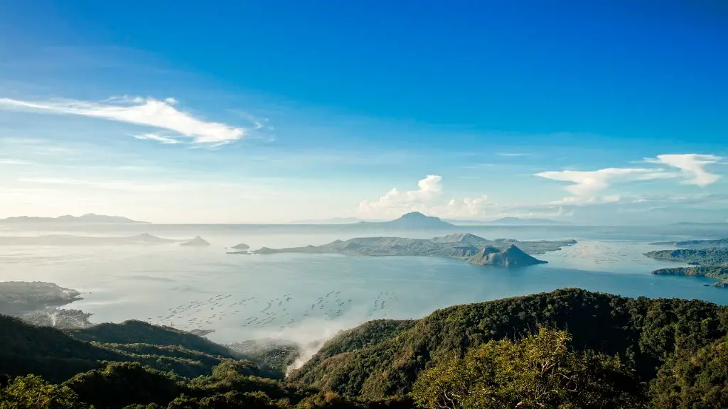 What is a crater lake definition?