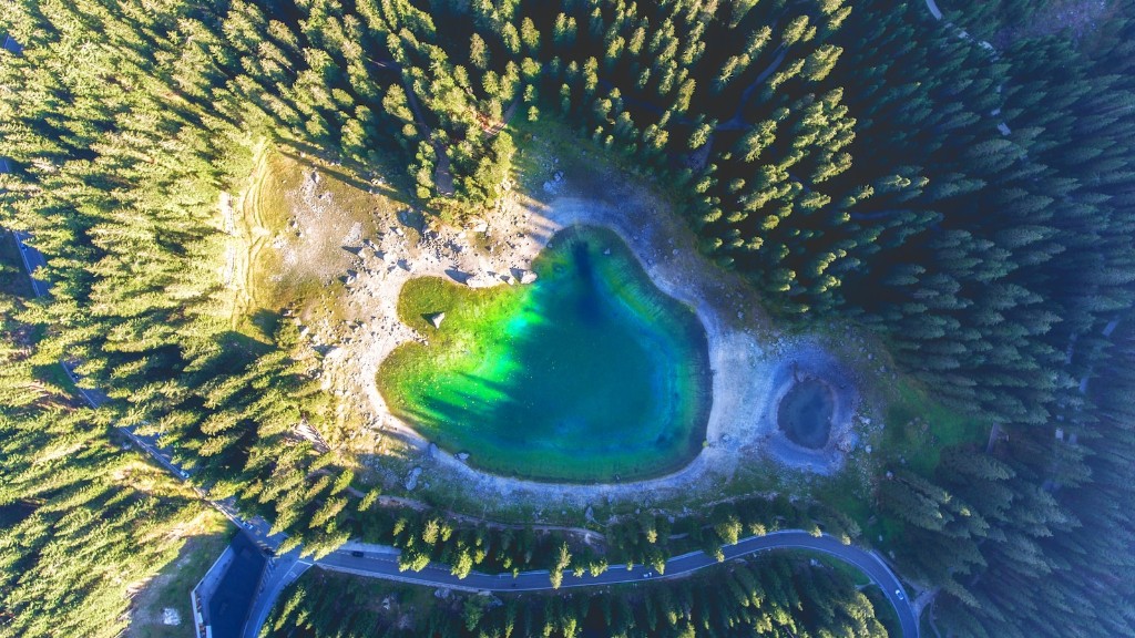 Does crater lake freeze in winter?
