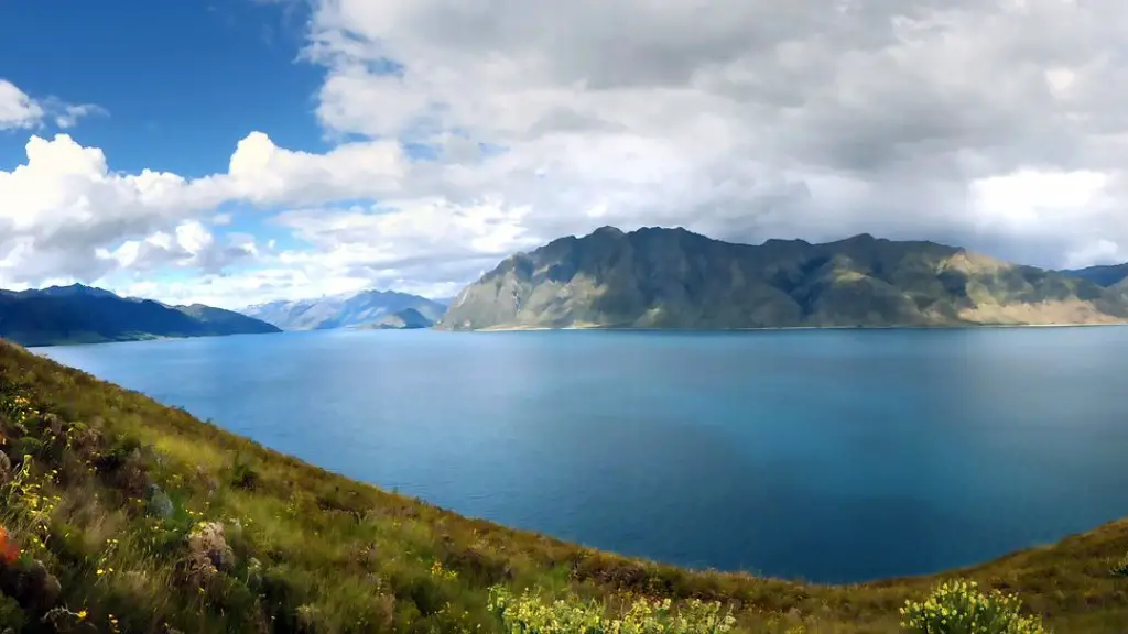 How far is klamath falls to crater lake?