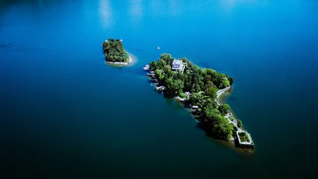 Which rivers begin at crater lake?