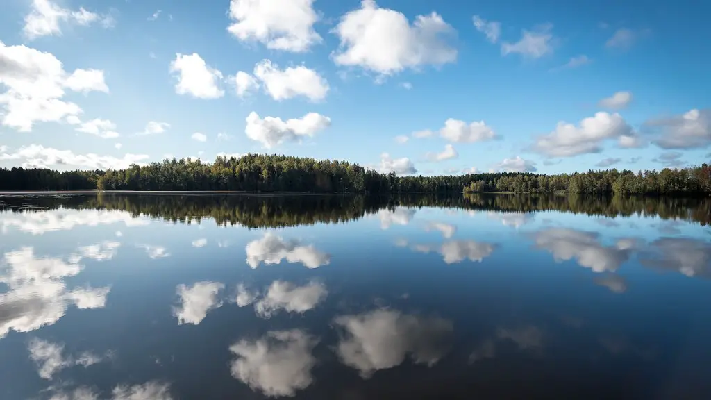 How much water is in crater lake?