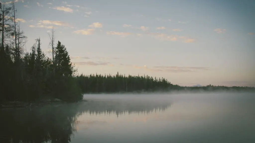 How deepnis crater lake?