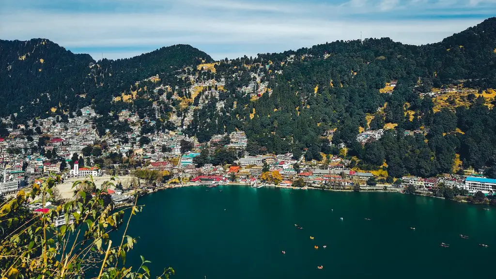 How is crater lake so clear?